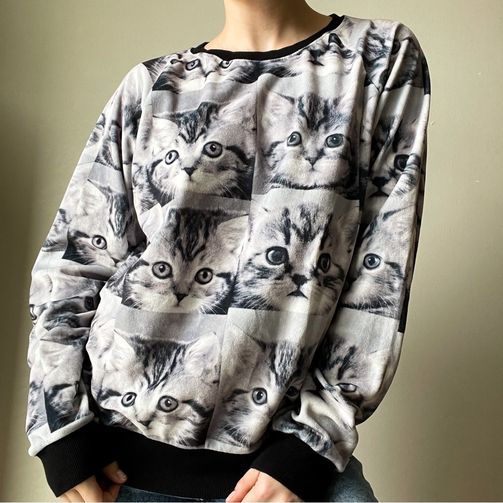 Forever 21 Velour Cat Print Sweater